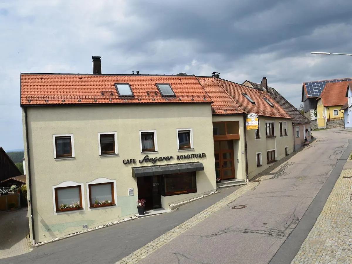 Scenic Apatrtment In T Nnesberg With Balcony Apartamento Tännesberg Alemanha